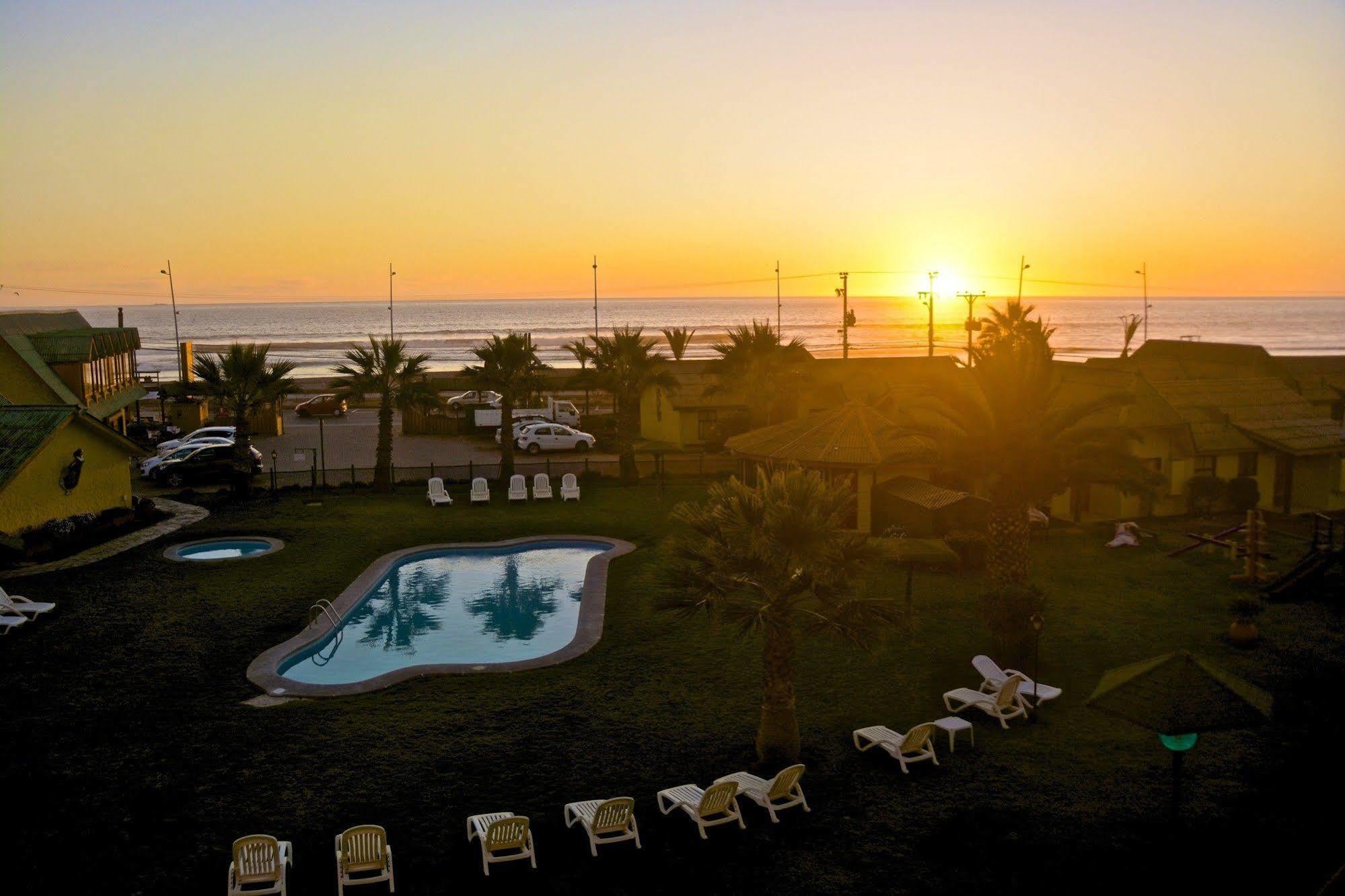 Hotel Y Cabanas Mar De Ensueno La Serena Exterior photo